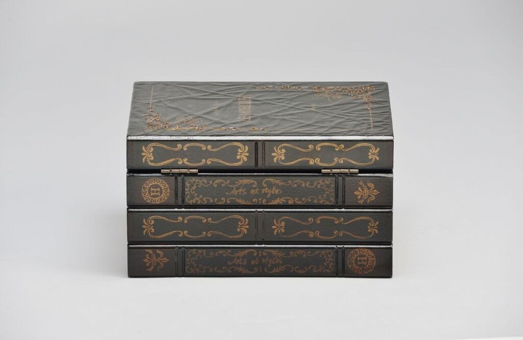 Oxford_Memory_Life_Chest_Back_Shopify_1024x1024.jpg