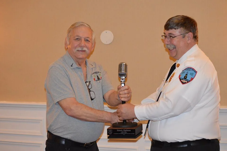 Chief Tirrell congratulates Lt Mattson on 40 years of service. 2018