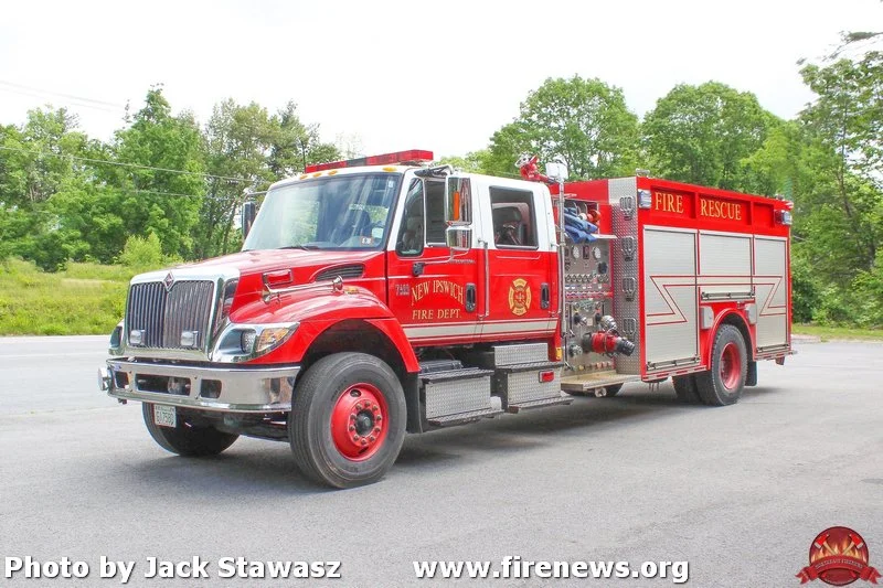 22E4 - 2004 International 7400/Valley