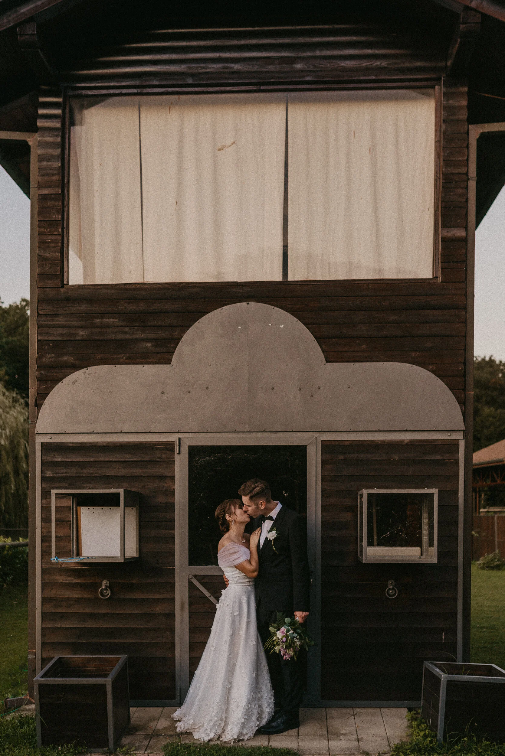 TRAJBAR FB (1 of 1).JPG