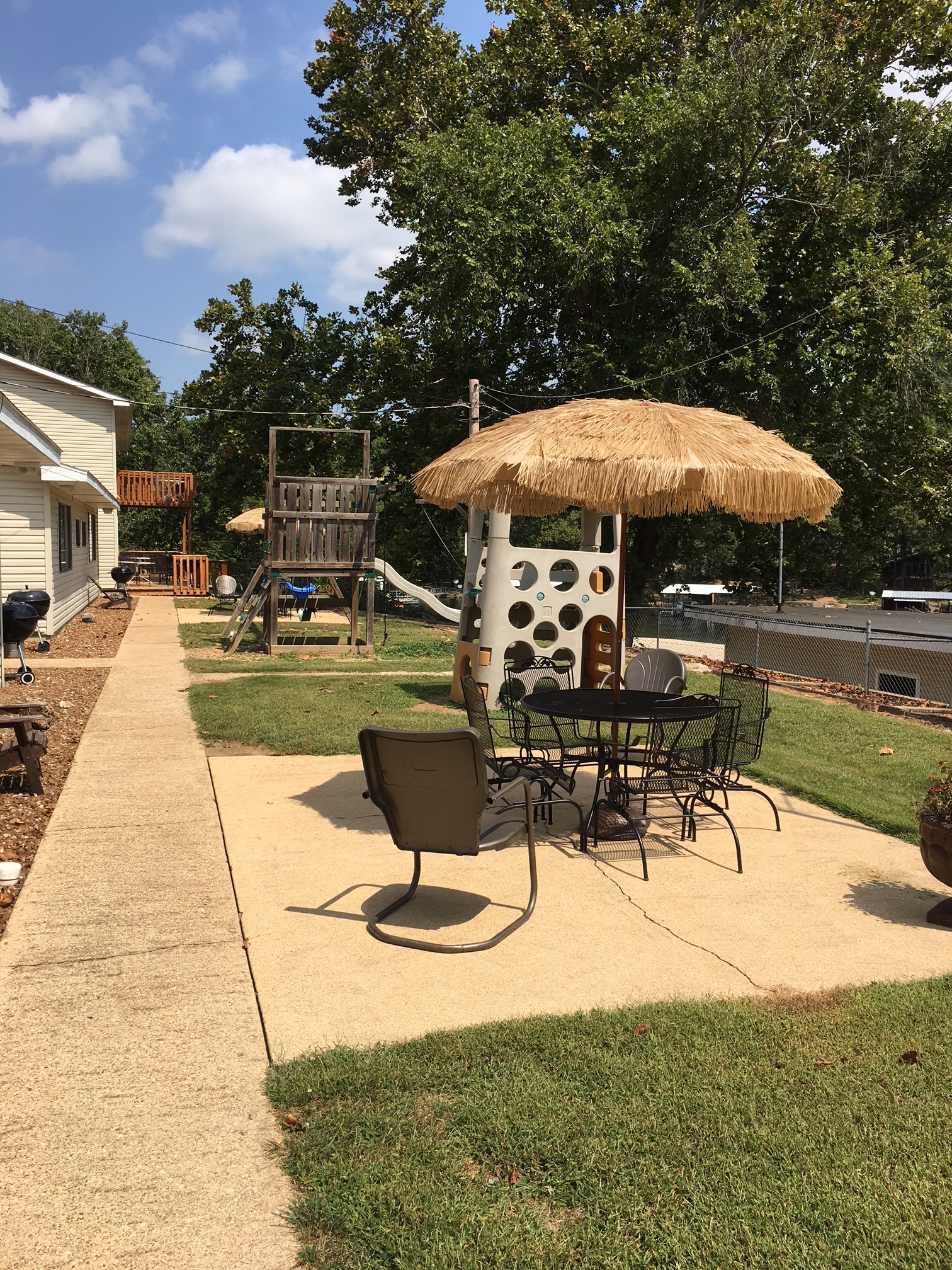 IMAGE OF PATIO / PLAYGROUND