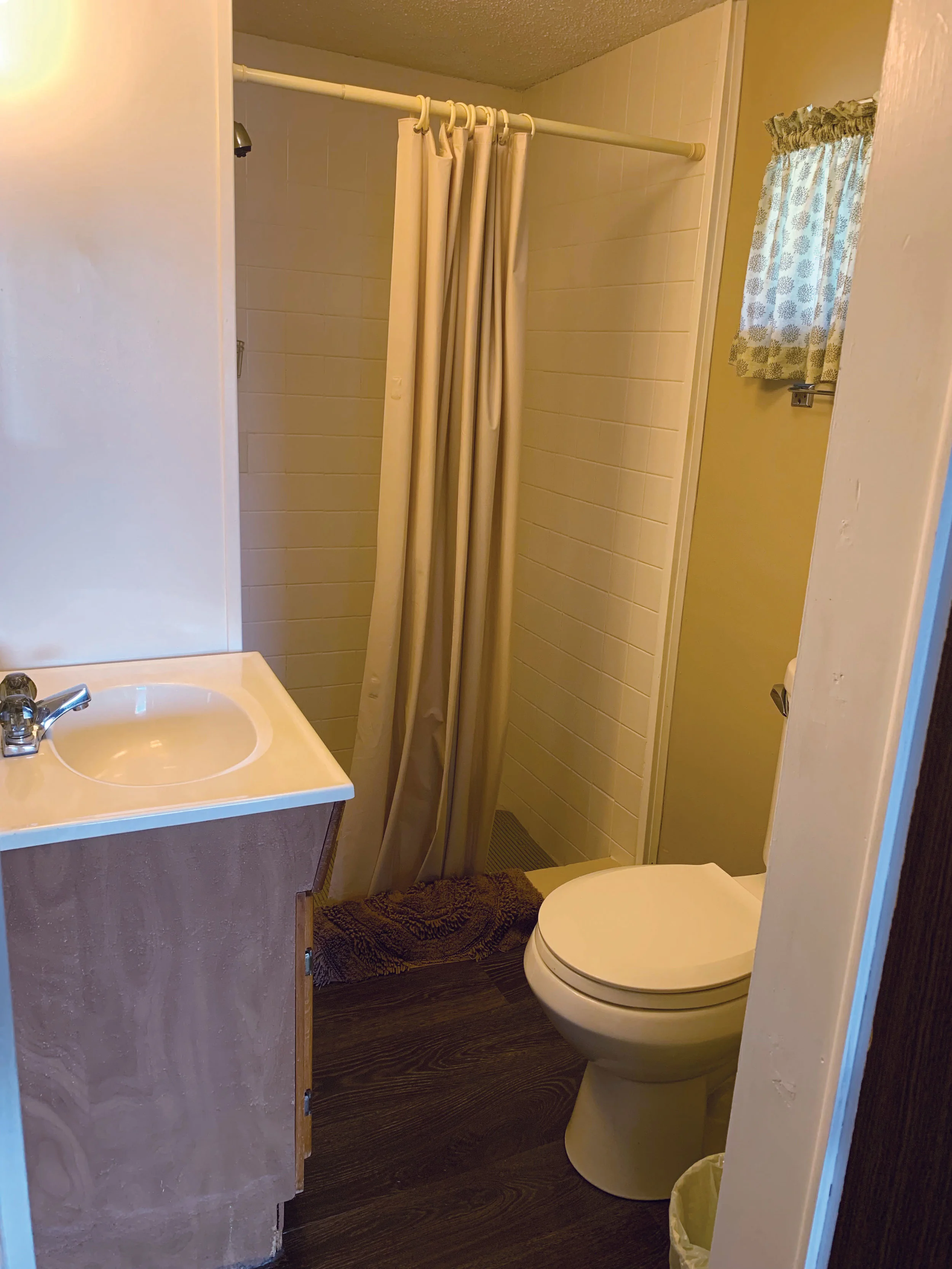 #7 bathroom.jpg