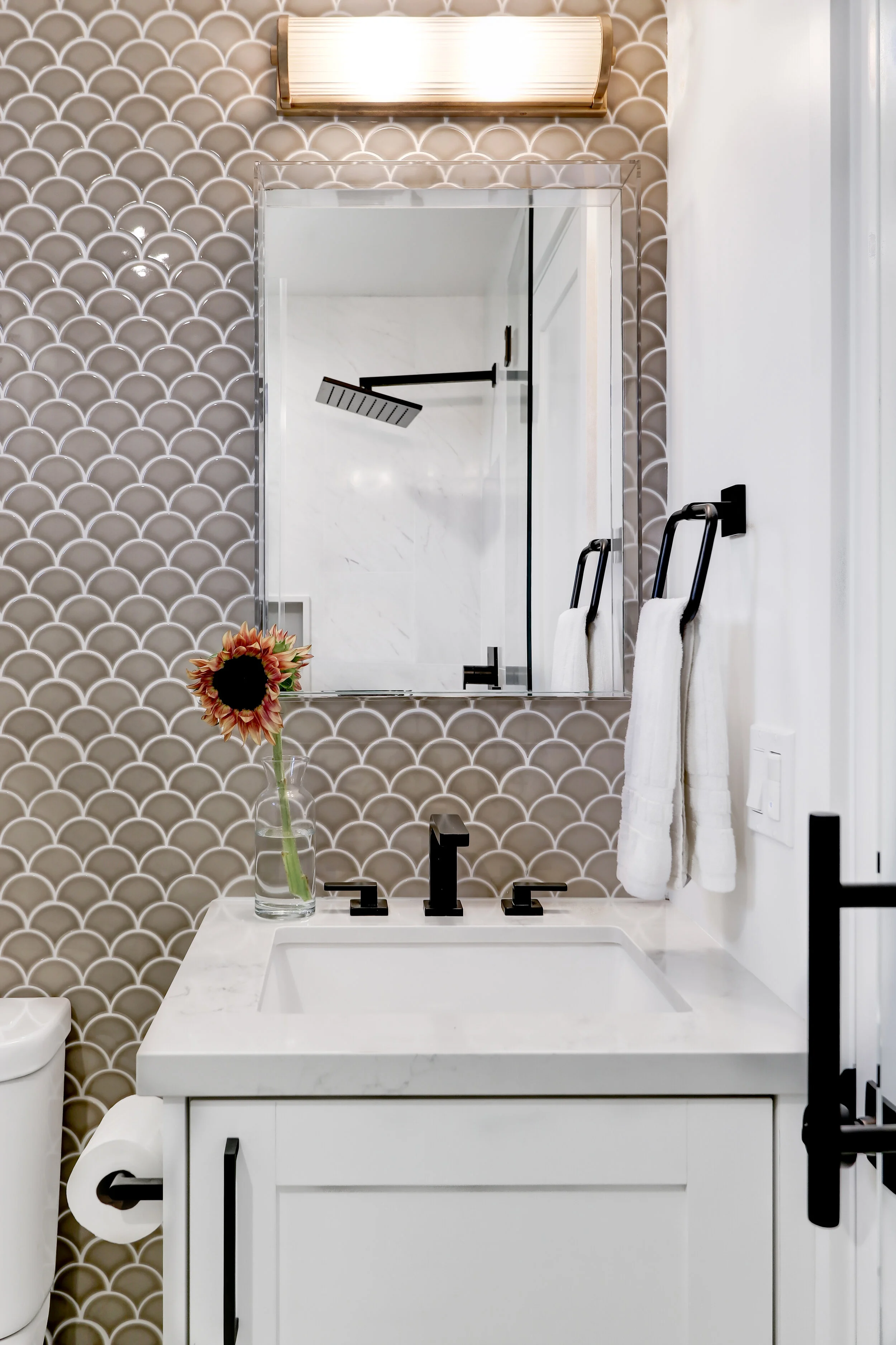 Hartmann - 1819 11th_Bathroom3.jpg