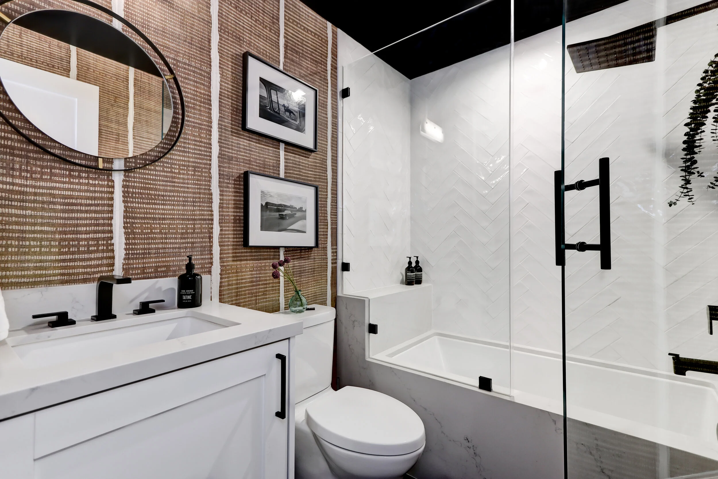 Hartmann - 1819 11th_Bathroom1.jpg