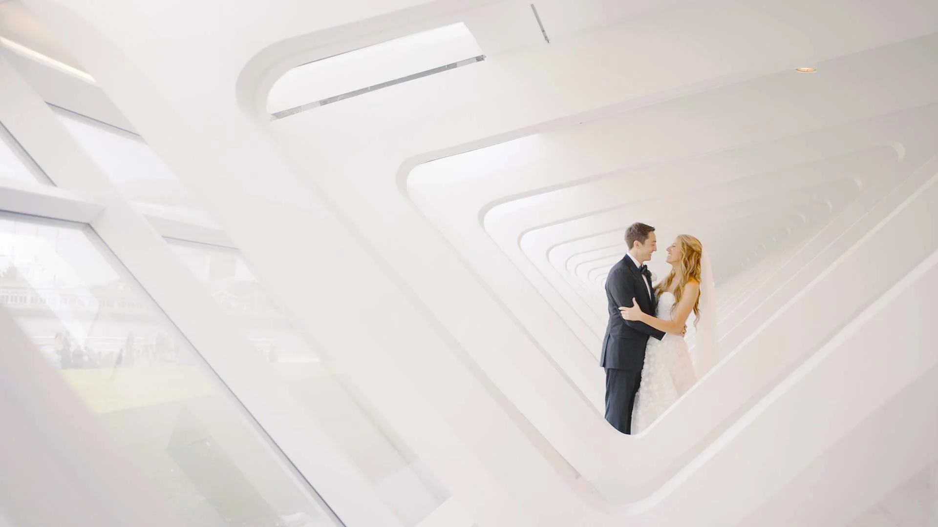 Modern Wedding at the Milwaukee Art Museum