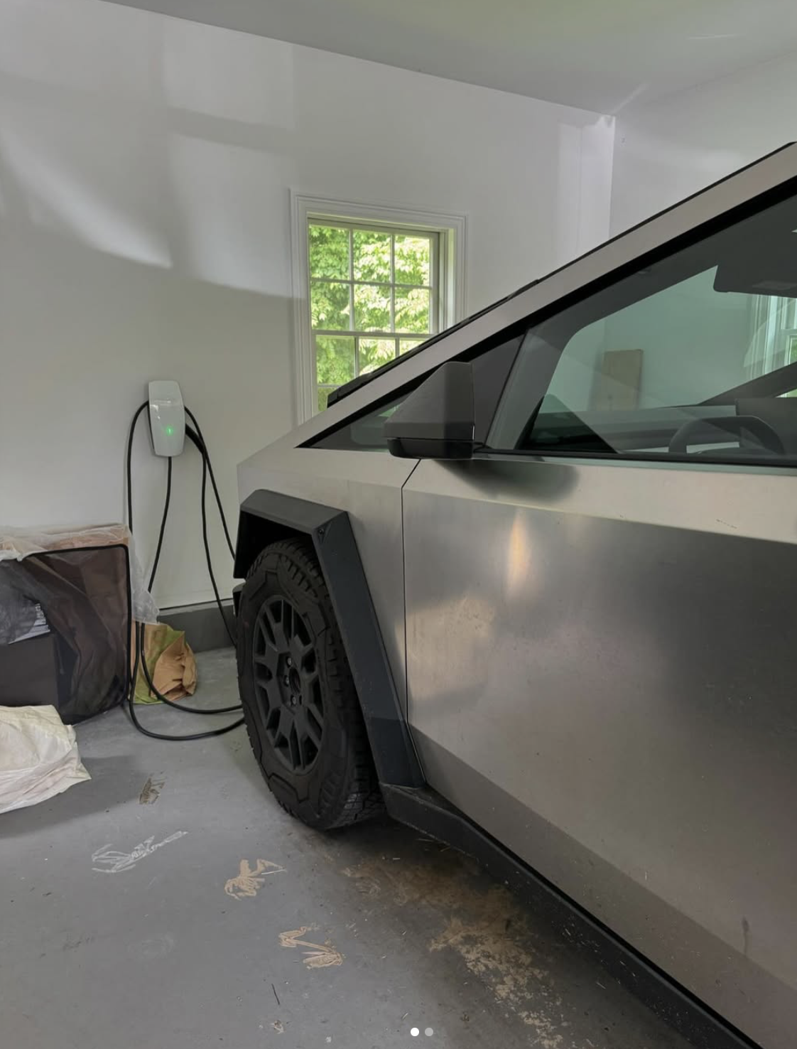 Cybertruck Charger.png
