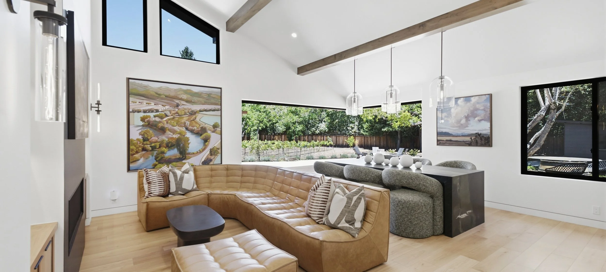 08  Family Room.jpeg