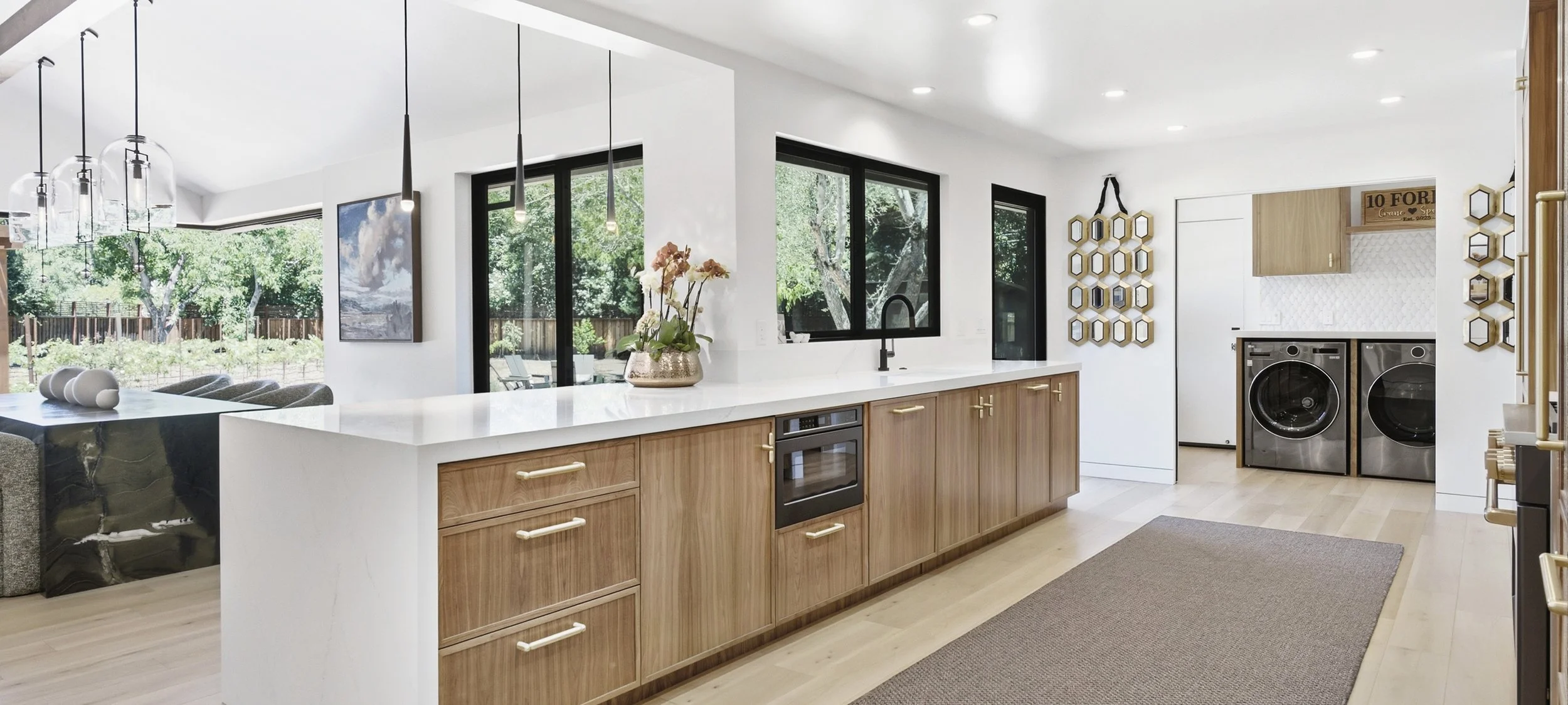 12  Kitchen.jpeg