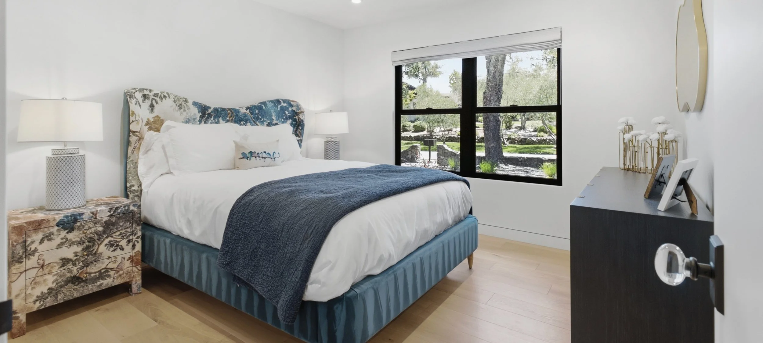 21  Bedroom.jpeg