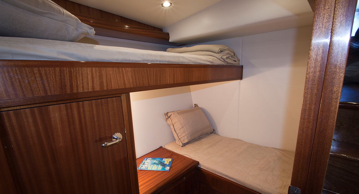 1_0014_Criscola Hilo1.jpg