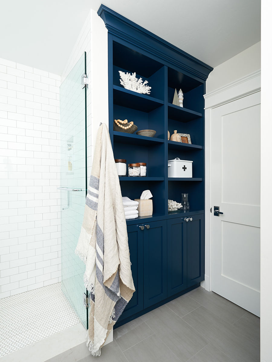 MontereyFirstFloorBath5.jpg