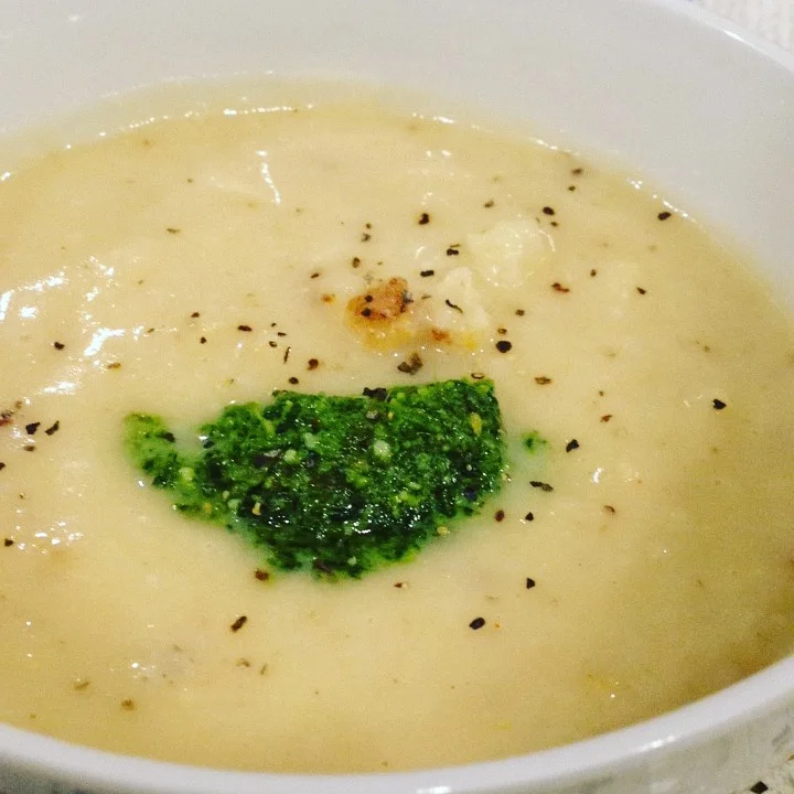 Roasted Cauliflower Soup with Pesto
