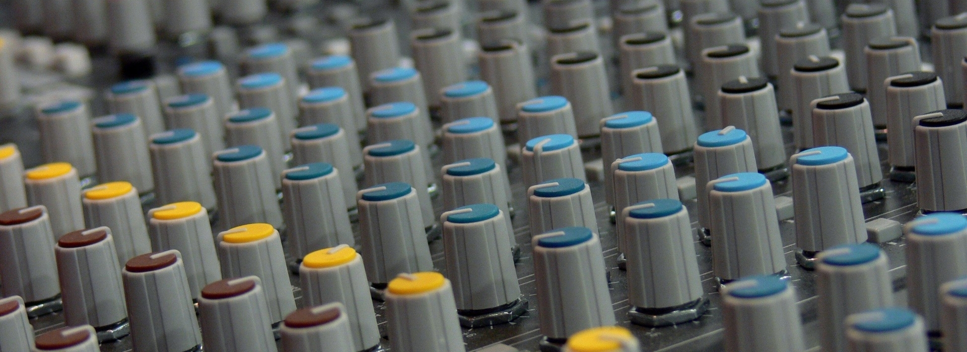 2560x1024-2973754-sound-mixing-consoles-techno-consoles___mixed-wallpapers.jpg