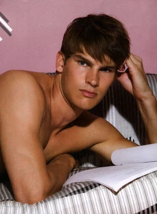 221_1instincts_mag_oct_09_6.jpg