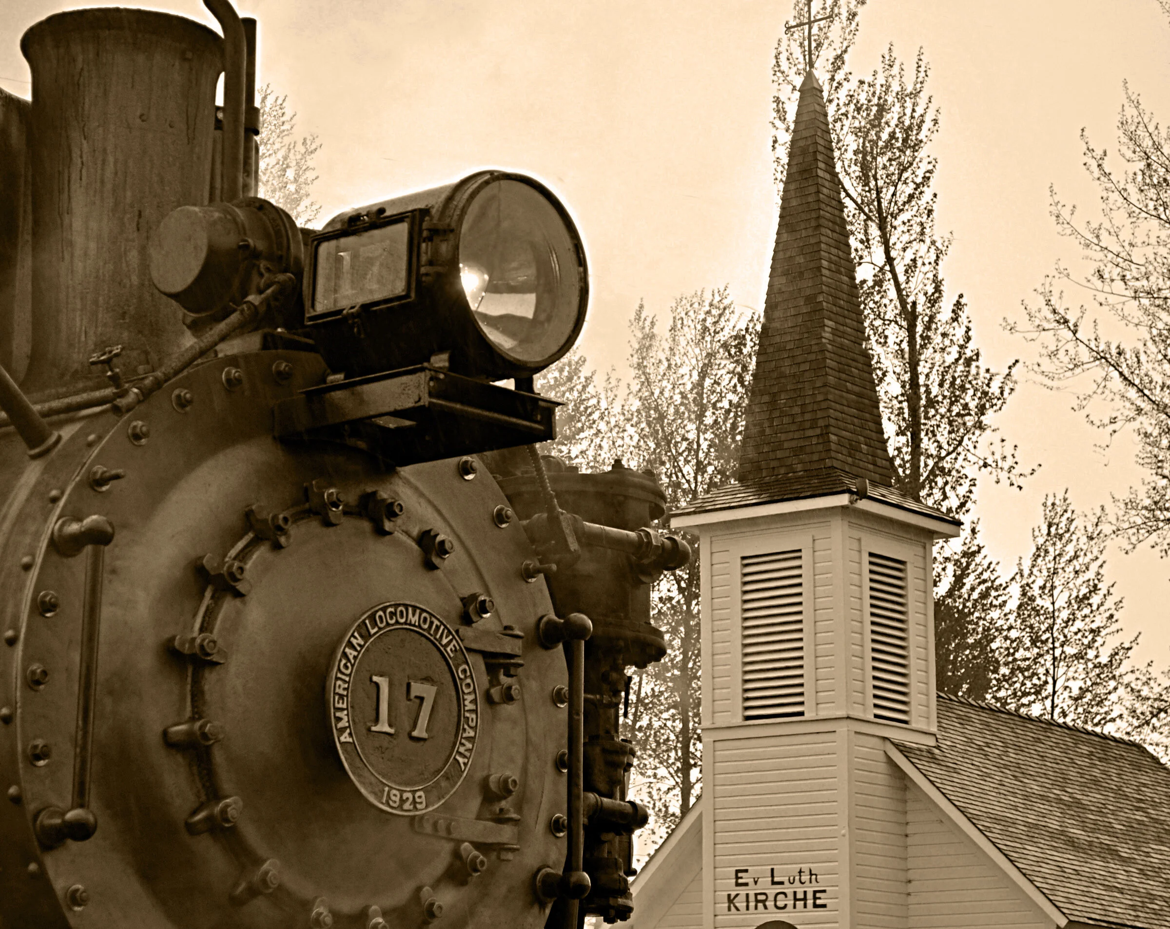 churchandtrainBW2.jpg