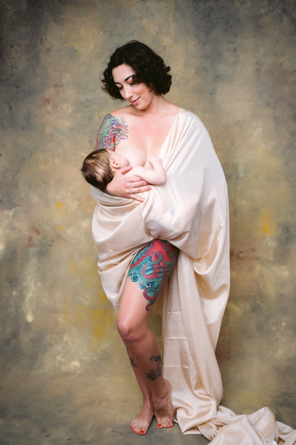 motherhood-photo-baby-in-arms.jpeg