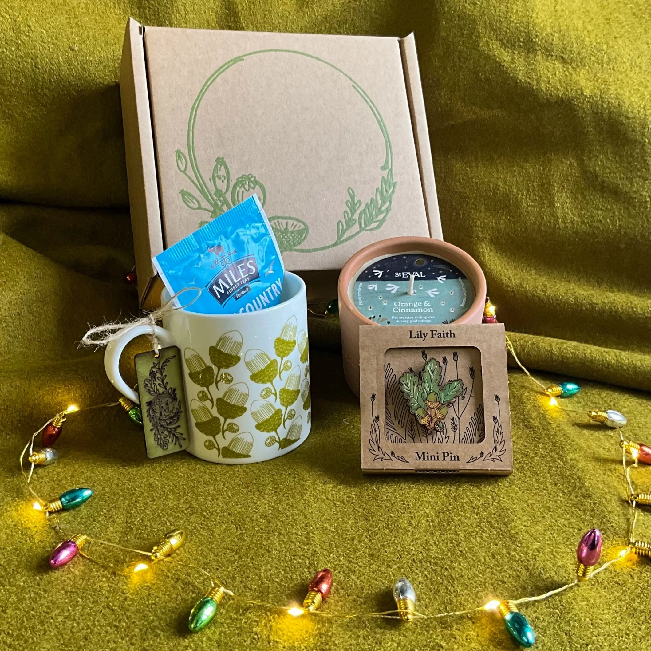 The Acorn Hug in a Mug Gift Box
