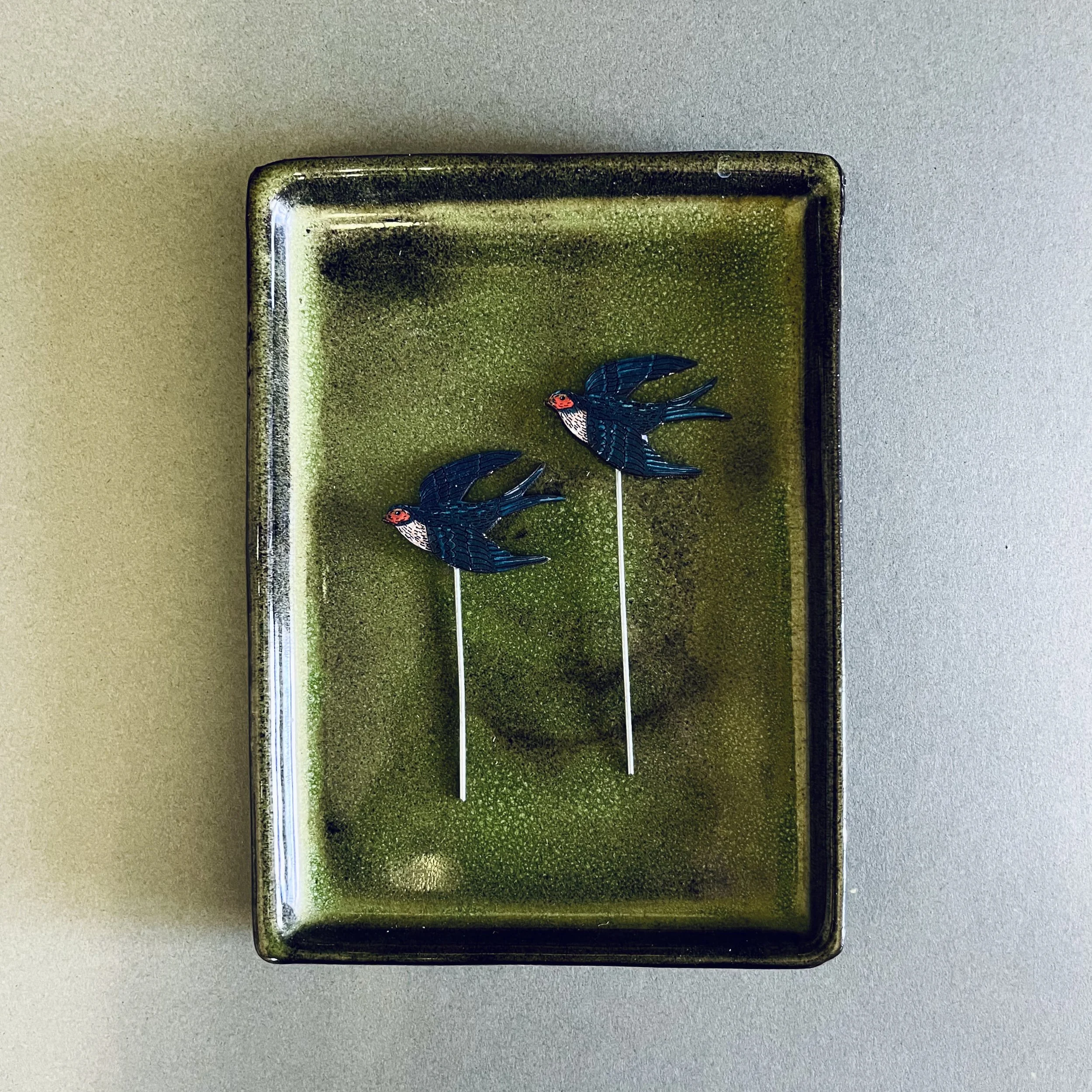 Swallow plant pot companions