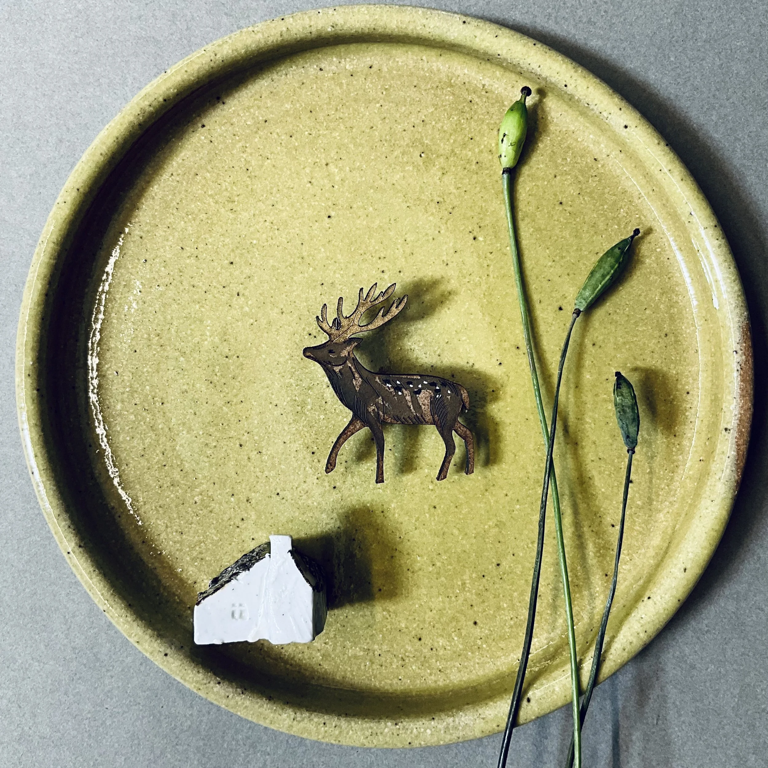 Lily Faith's Stag Mini pin the perfect Autumnal update for any jacket lapel. (Copy)