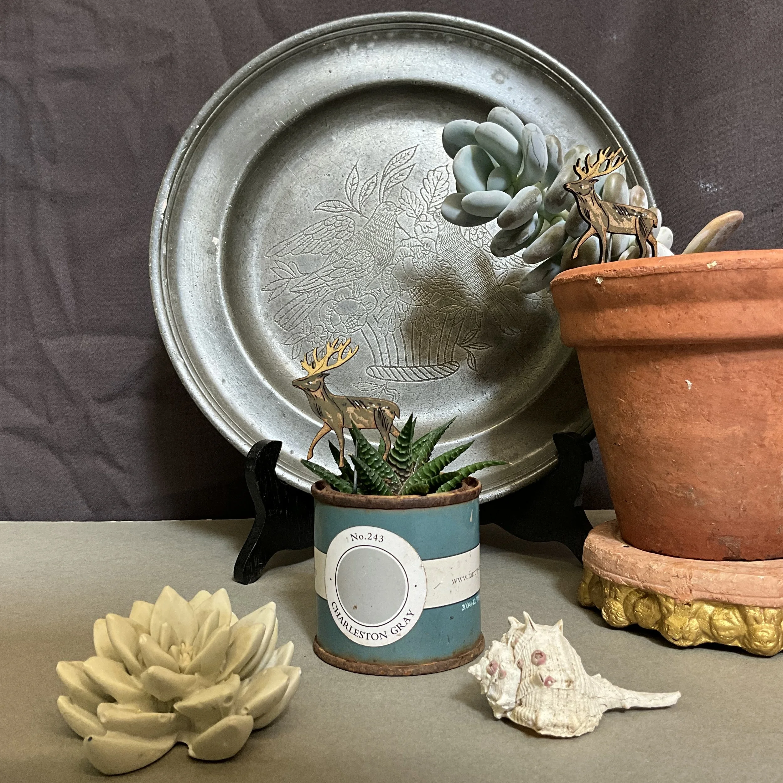 Stag Plant Pot companions make the perfect gift, and are packaged to fit inside the Royal mail's large letter service, for easy posting.