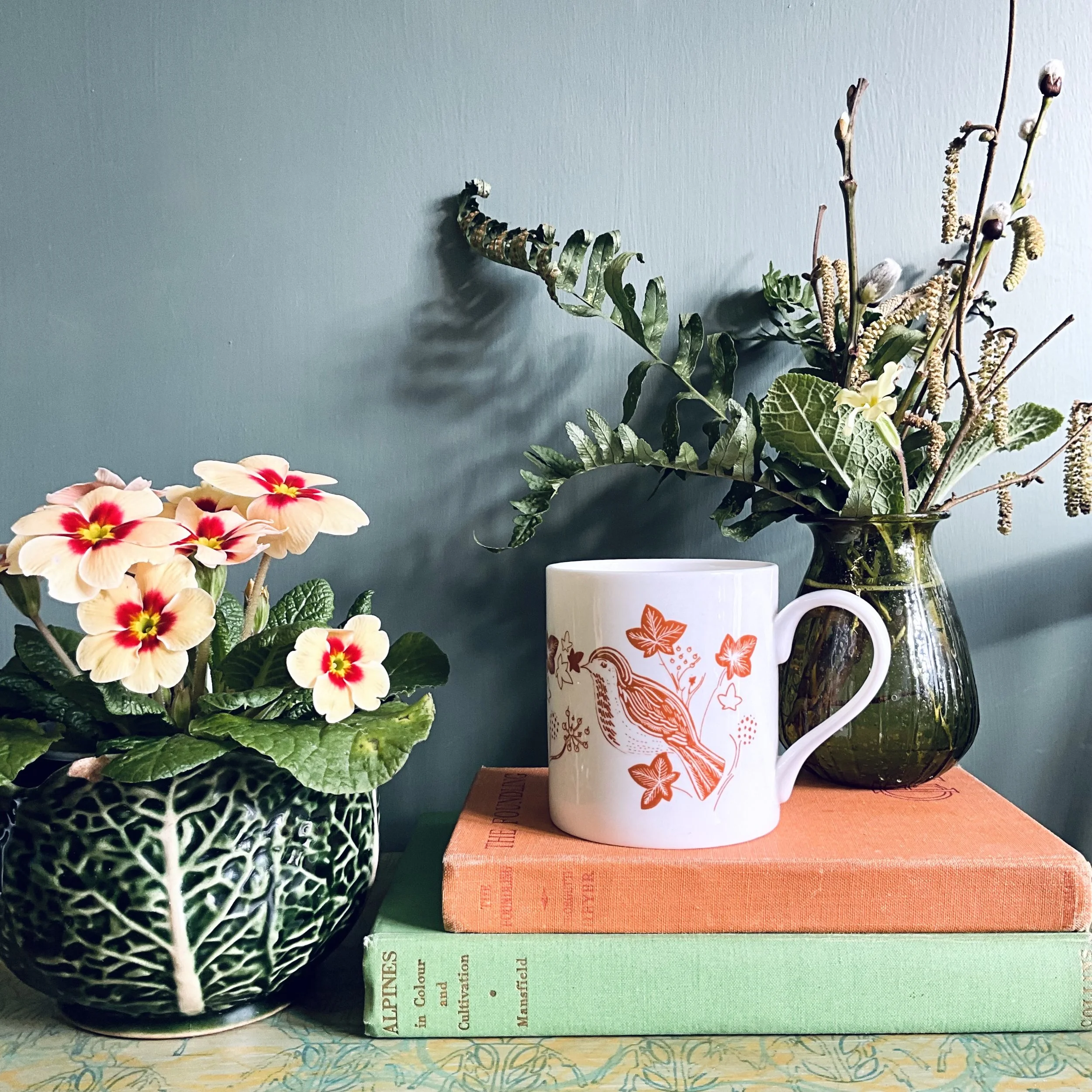 Robin Mug with Primroses