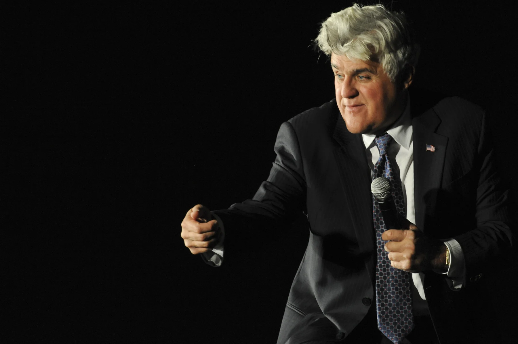 LENO STANDUP.jpg