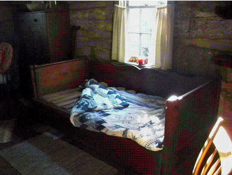 Lester+Cabin+Inside.gif
