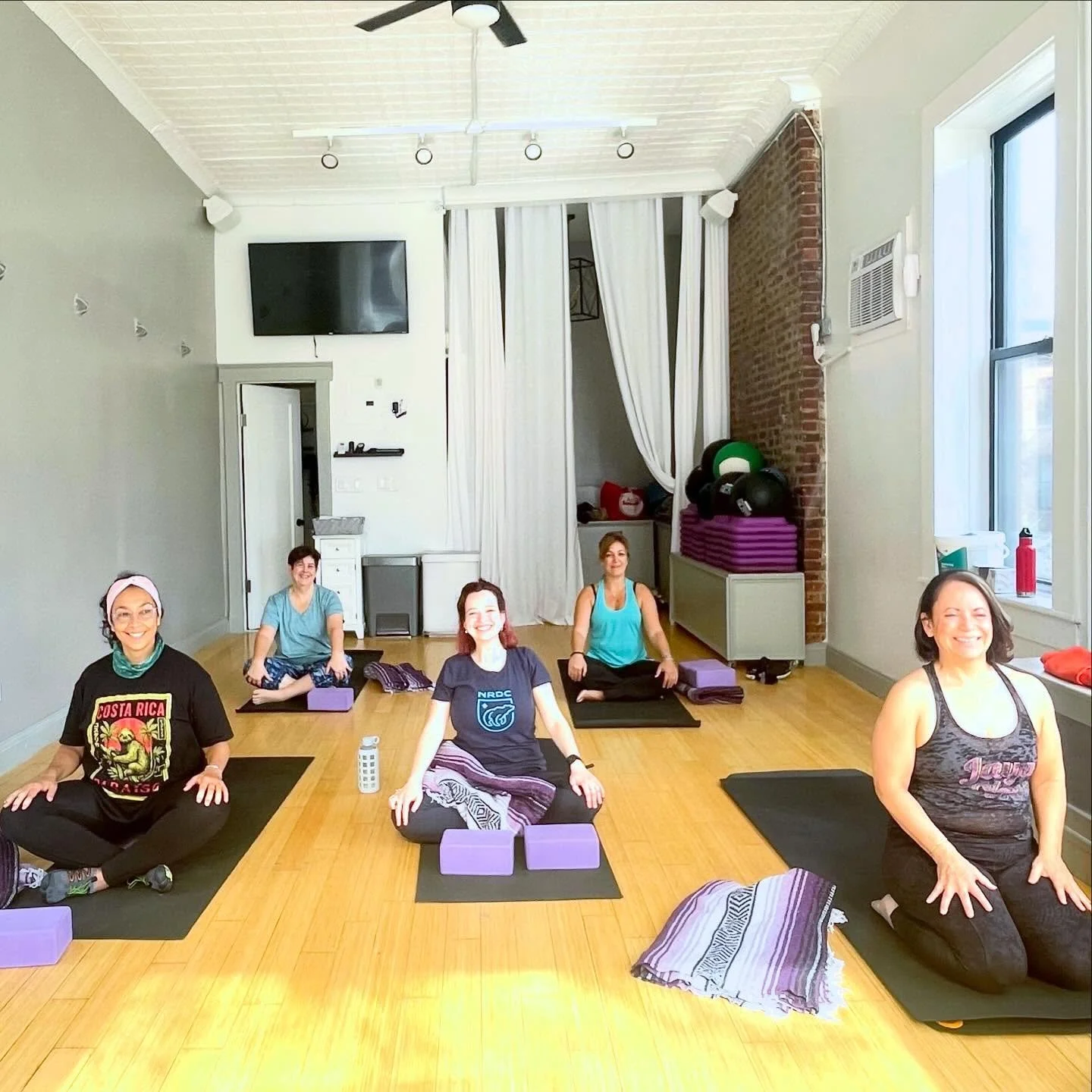 WOMEN: STRONG + COURAGEOUS&mdash;-
Tuesday morning my private group class showed up and showed out in their support for themselves and each other @thenewbodyproject 

As we close out #womenshistorymonth remember that women are making small and large 