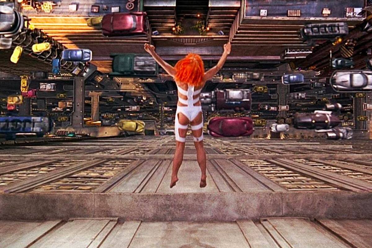 the-fifth-element-leeloo-leap.jpg
