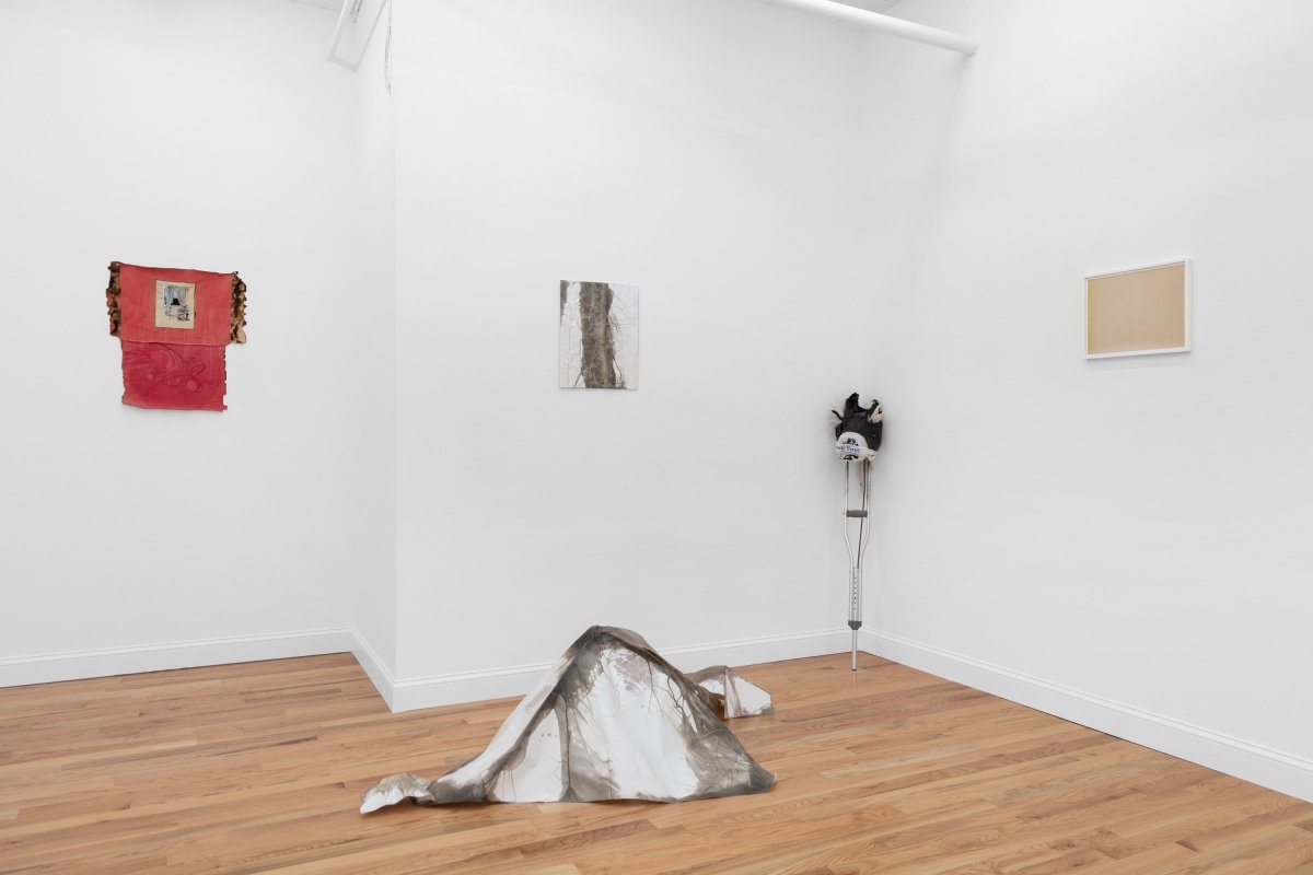  Behind abstract forms, Installation View. Courtesy the gallery, photo: Daniel Greer. 