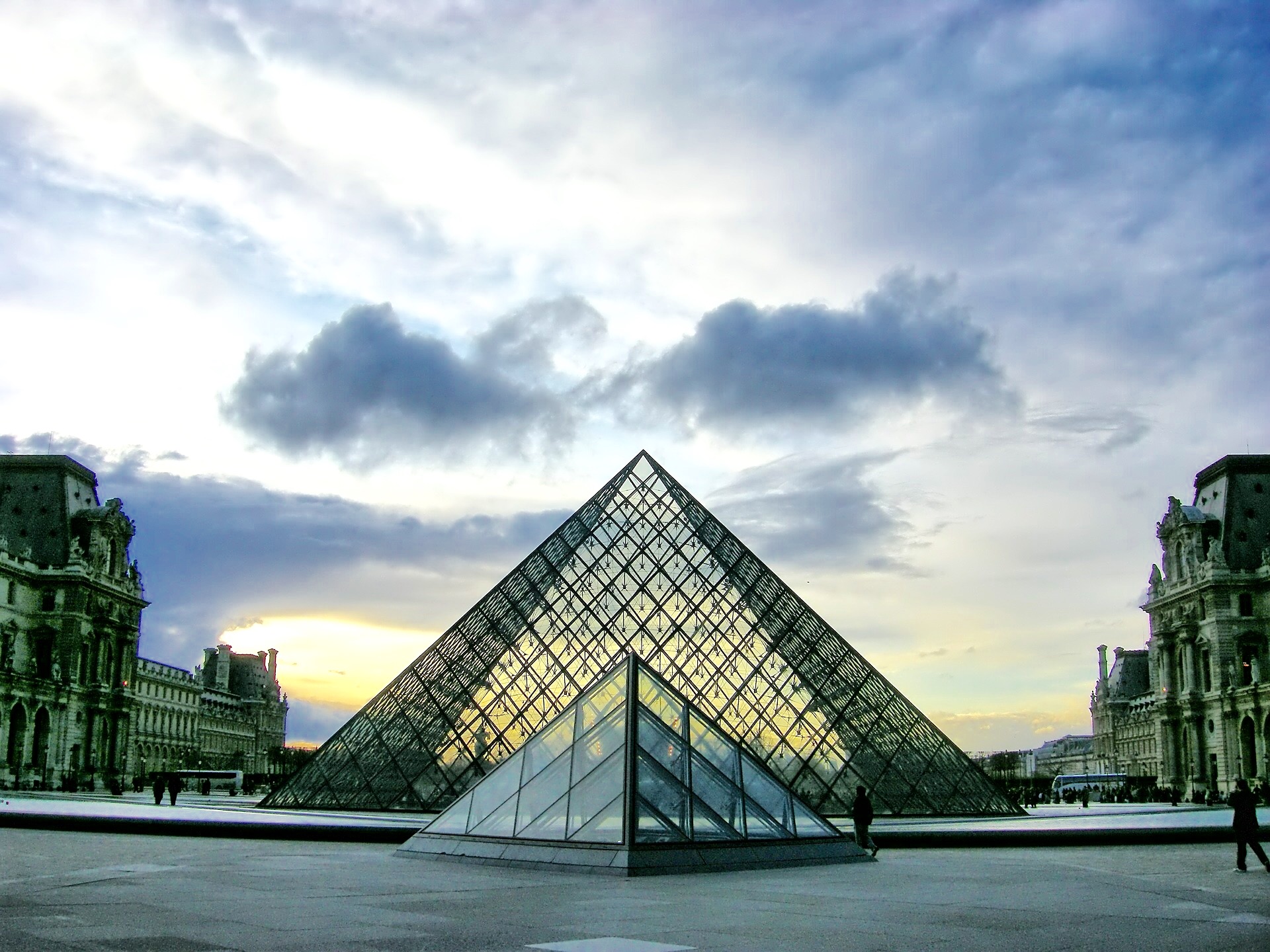 Private Tour : Welcome to the Louvre Museum 280€