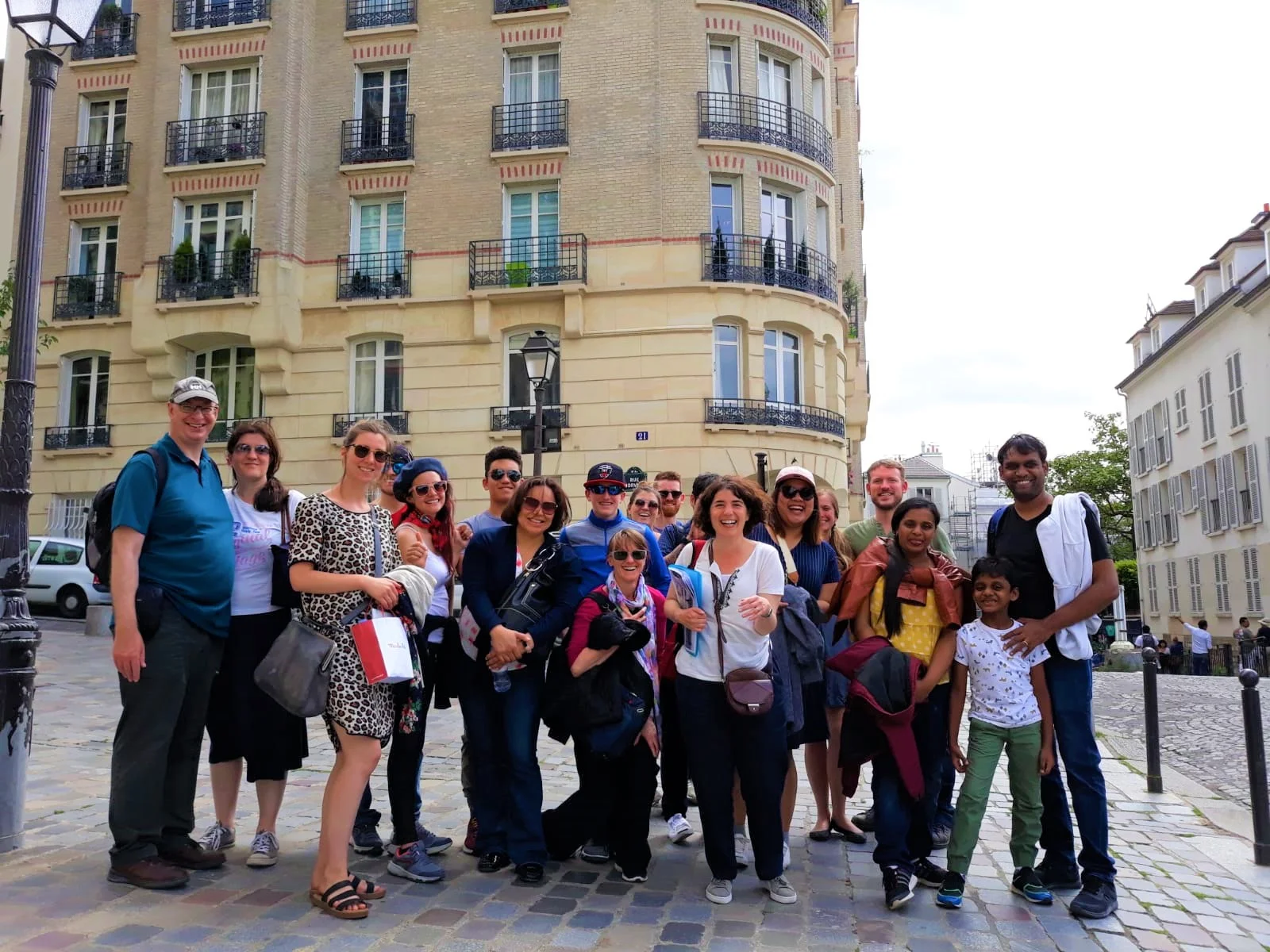Group of travellers in Montmartre