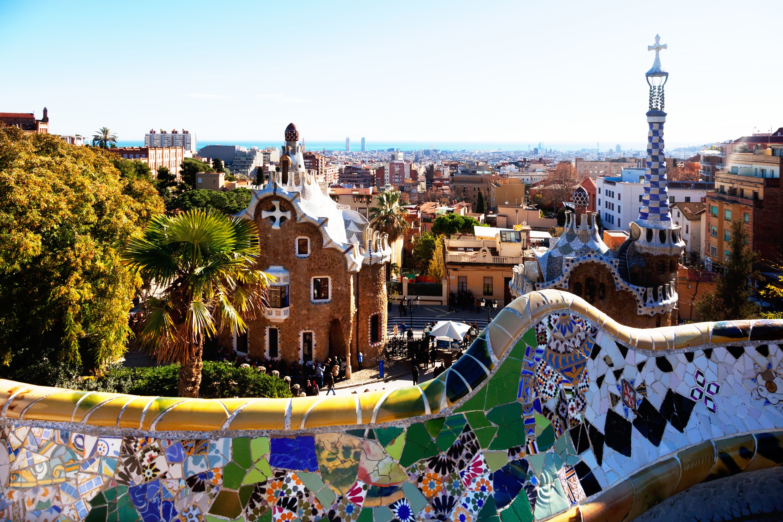 Барселона парк. Парк Гуэль, Барселона, Испания. Park Güell Барселона. Парк Гуэля Гауди. Сад Гауди в Барселоне.