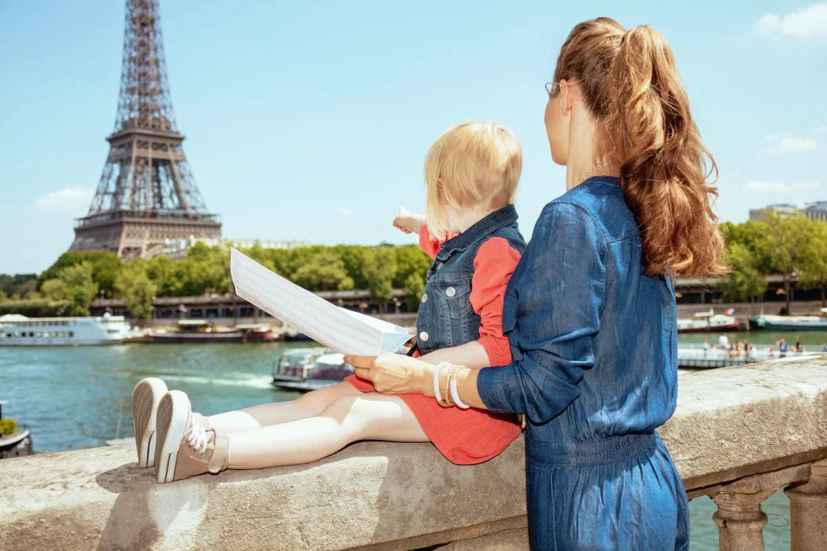 Paris City Tour Familial avec croisière sur la Seine 35€