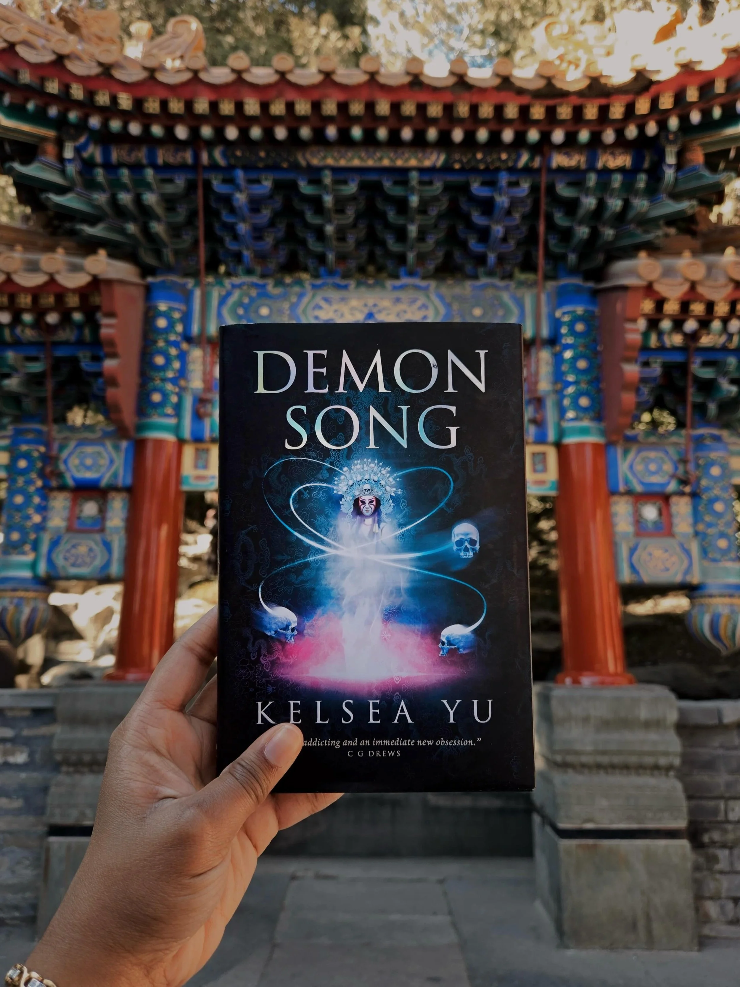 My amazing friend @dearwindowseat was in Beijing earlier this year and brought along a copy of DEMON SONG on her travels 🥹🥹🥹 this is one of the stunning photos she took there!!! Thank you Iris for always being such a supportive, lovely friend. 🥰?