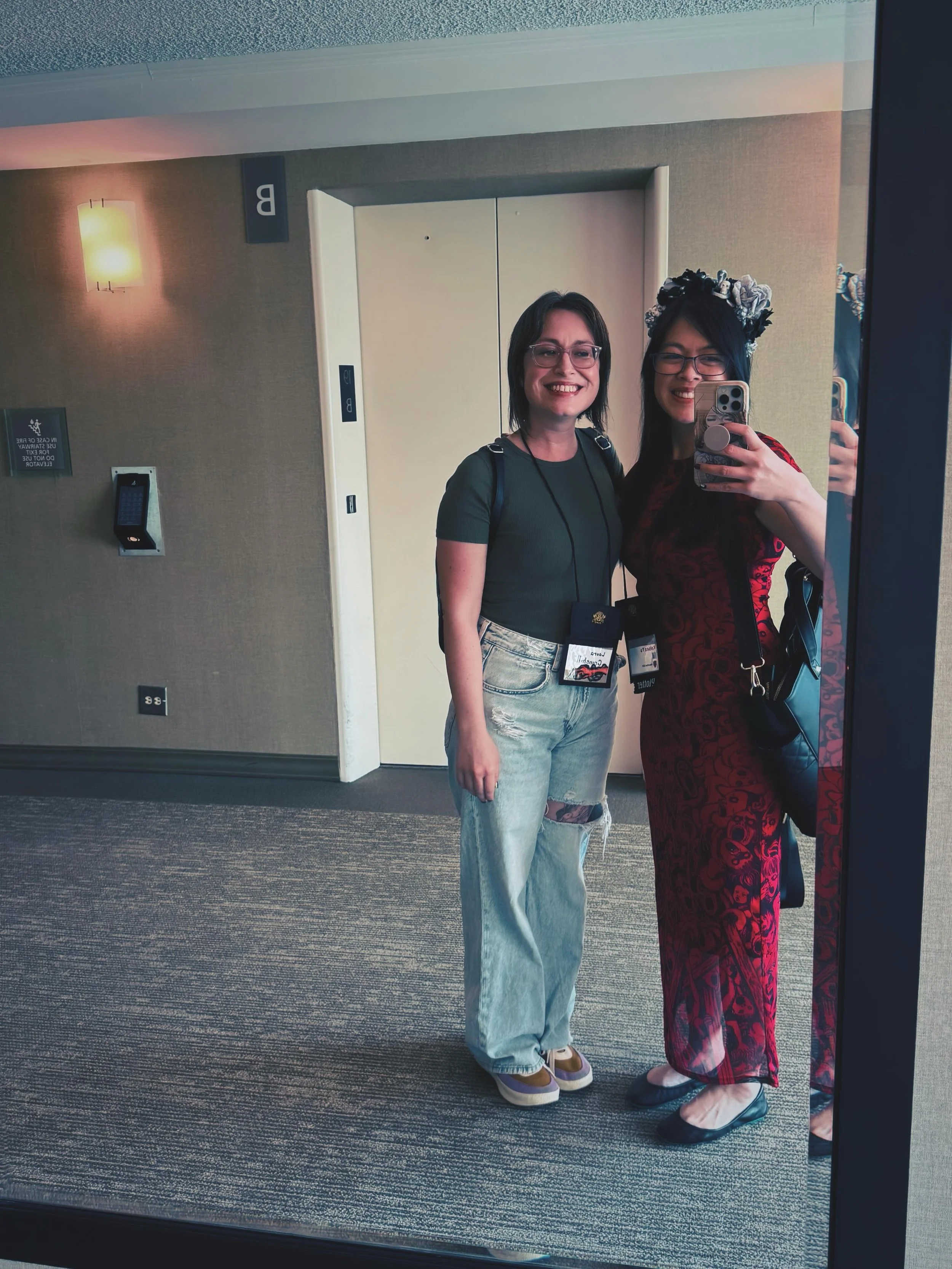 StokerCon day 2! Didn&rsquo;t take many photos but hung out with a lot of cool people and chatted with both my editors for Stormraven!

#authorlife #horrorcommunity #horrorauthor #horrorwriter #bookconvention