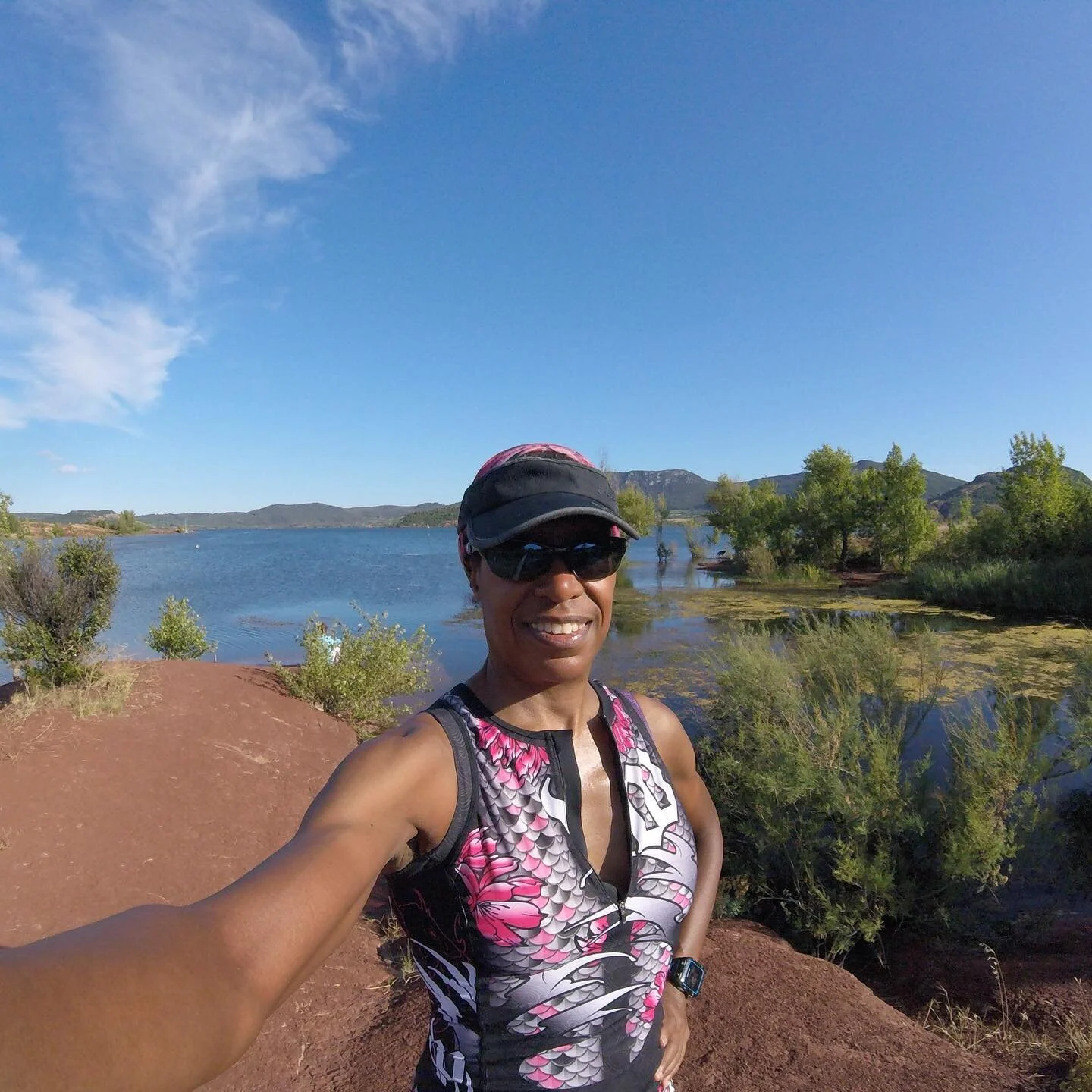 Still on my bike packing mission. I rode about 60 kms flat-ish and in the evening did a run-swim-run here at #lacsalagou in southern France. The legs felt great! You know after the second day, your body adjusts to the long rides, mostly😬 Stay tuned,