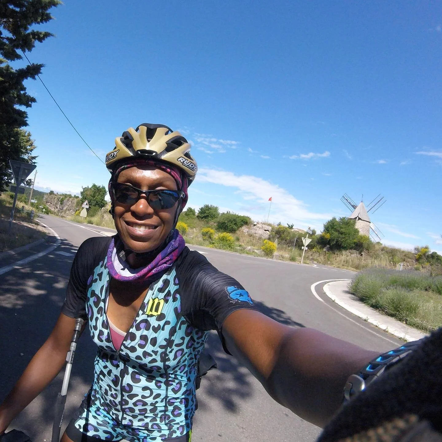 What I love about cycling in France is you never know what old relics you'll stumble upon. You can actually visit this old windmill behind me😃💕💕💕💕😎 I'm cooking up more wanderings for the end of next week so stay with me. 😃👊🏽👊🏽😉
&bull;
&bu