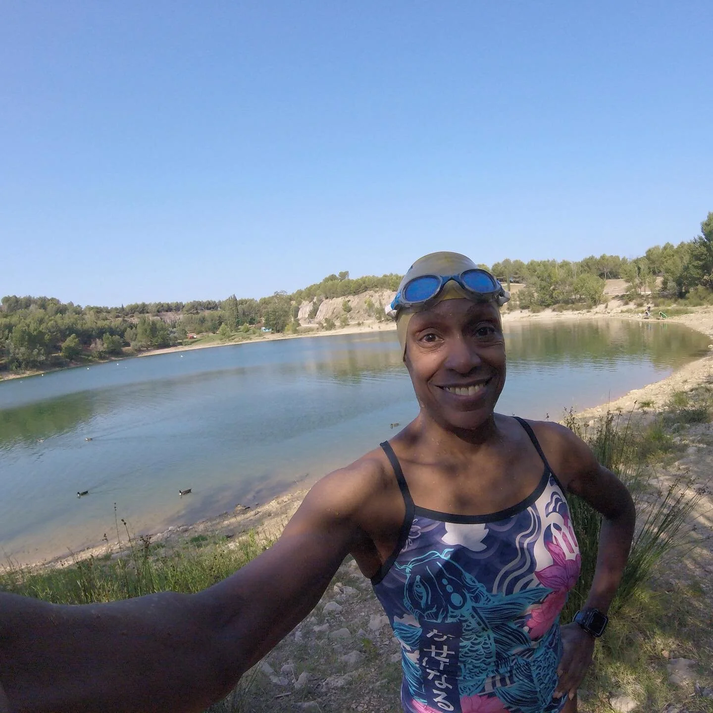 Hey you guys my next #wildtriathlontraining adventure starts now!😃 Had an awesome swim just north of my place and now I'm off on my bike for higher altitudes. I'll be cycling in the #cevennes and #gorgesdutarn (France) for the next weeks! I've got a