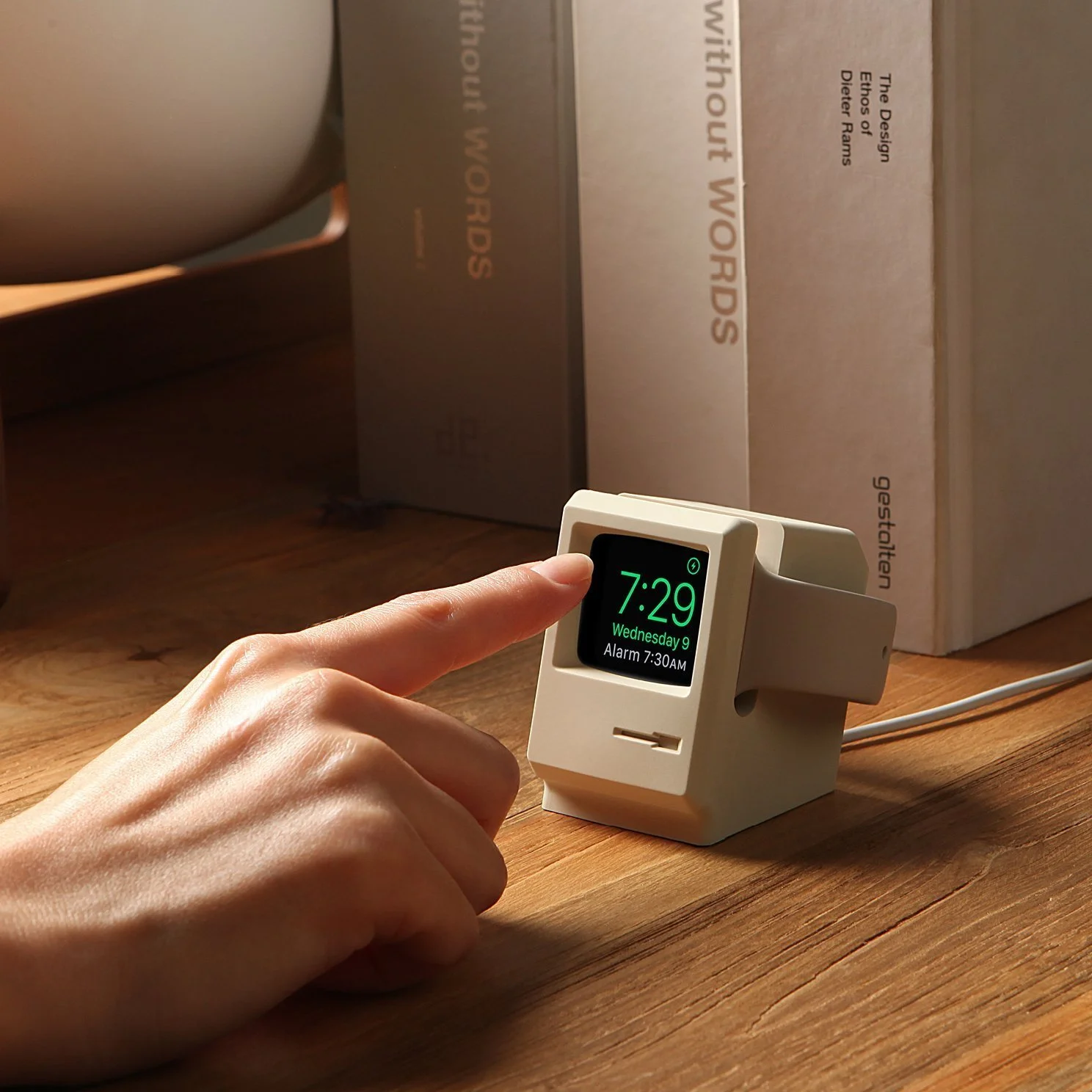 W3 Stand for Apple Watch - White — elago
