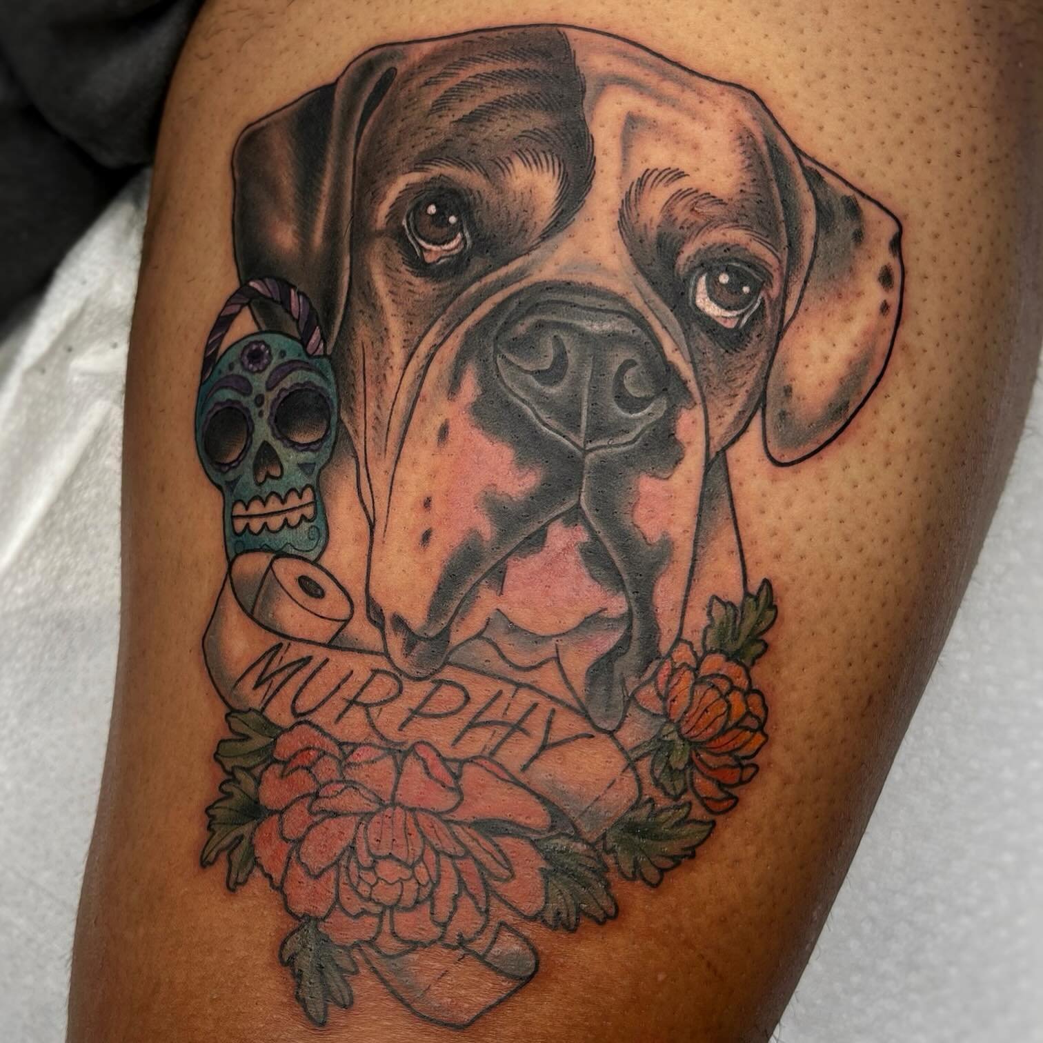 @linalovelytattoos Thank you Carlos for your trust in honoring Murphy 🧡 

🏷️
#bulldogtattoo #dogtattoo #doglover #dogsofinstagram #phoenixdogs #arizonadogs #phoenixtattooartist #arizonatattooartist #pettattoo #petportrait #petportraitartist 

🔑
Ta