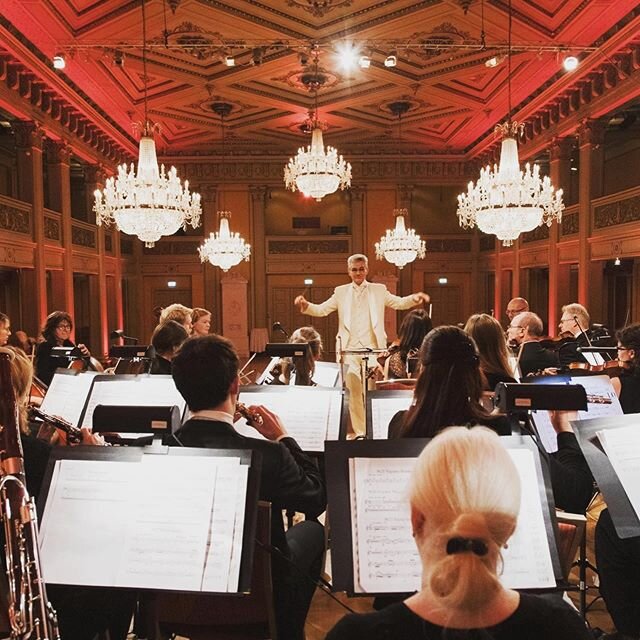 Ever danced to a live symphony orchestra before? You will get the chance on 8 February next year 😜
. .photos by: @yngve.vogt ❤️ Neste ball er 8. februar 2020 i Oslo. F&oslash;lg oss eller klikk link i bio for mer informasjon.

Next ball 8th February