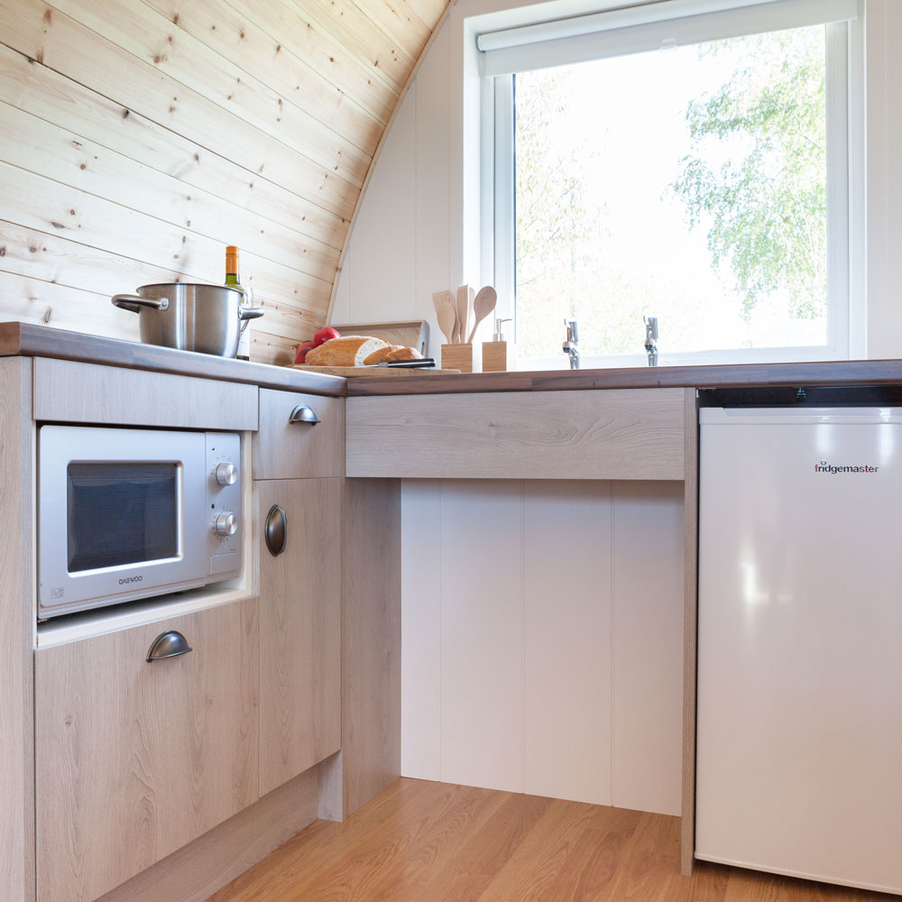 luxury-garden-pod-cabin-kitchen.jpg
