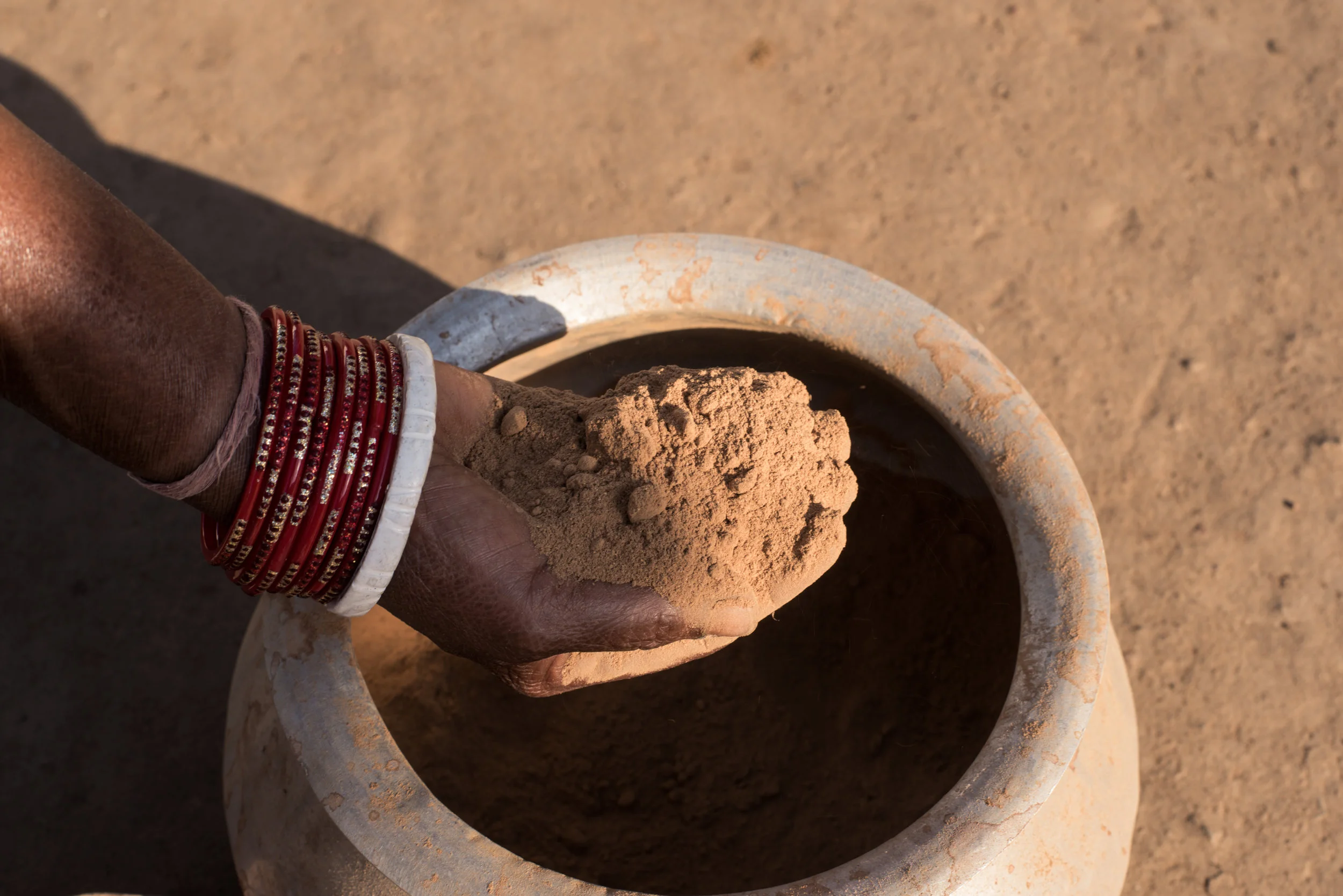 Aal powder used for dyeing
