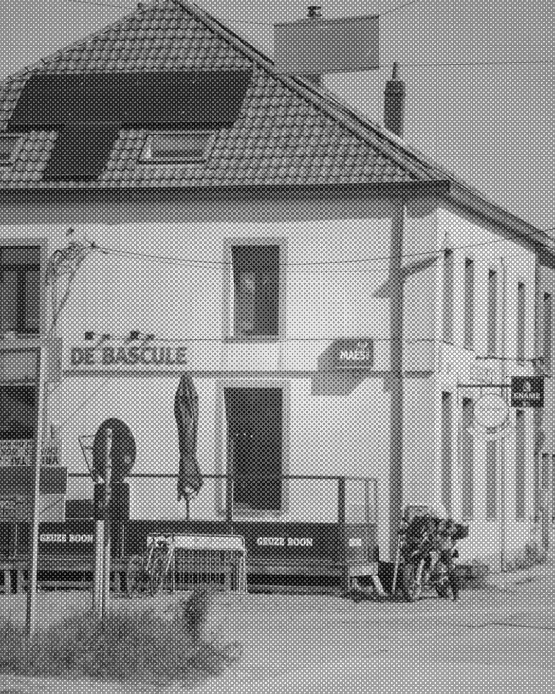<span style="font-family: Sk-Modernist-bold; font-size: 16px;">Café De Bascule </span><br /