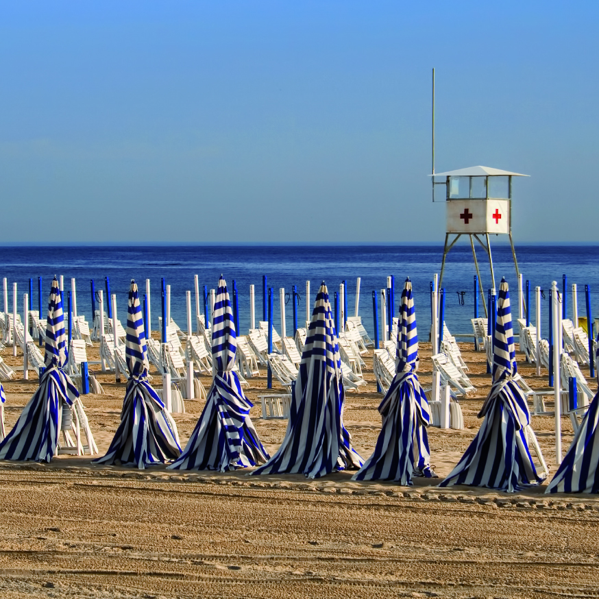 Toldos en Ondarreta.