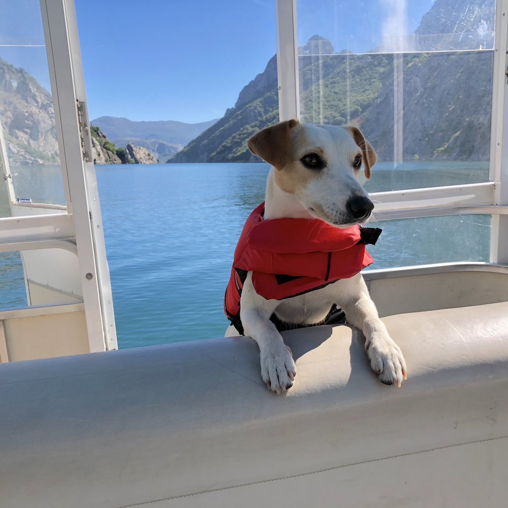 A bordo en el embalse de Riaño.