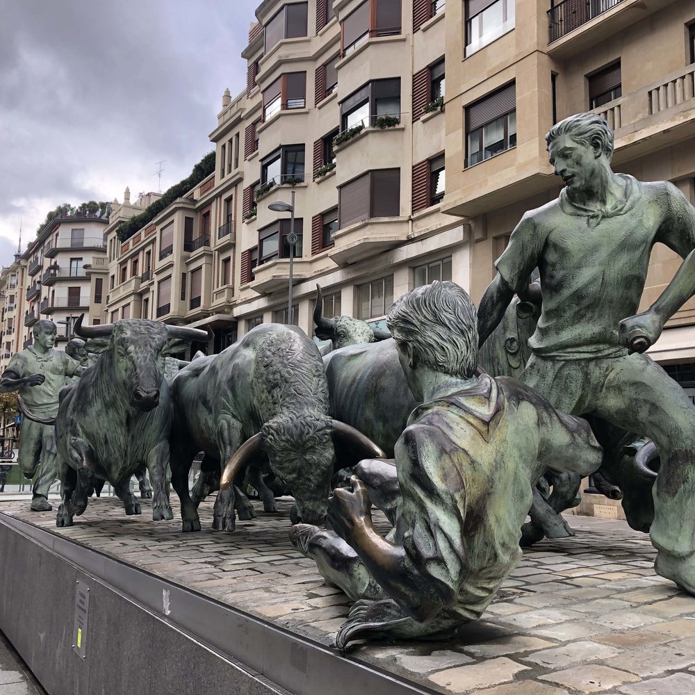 Monumento al Encierro en Pamplona.