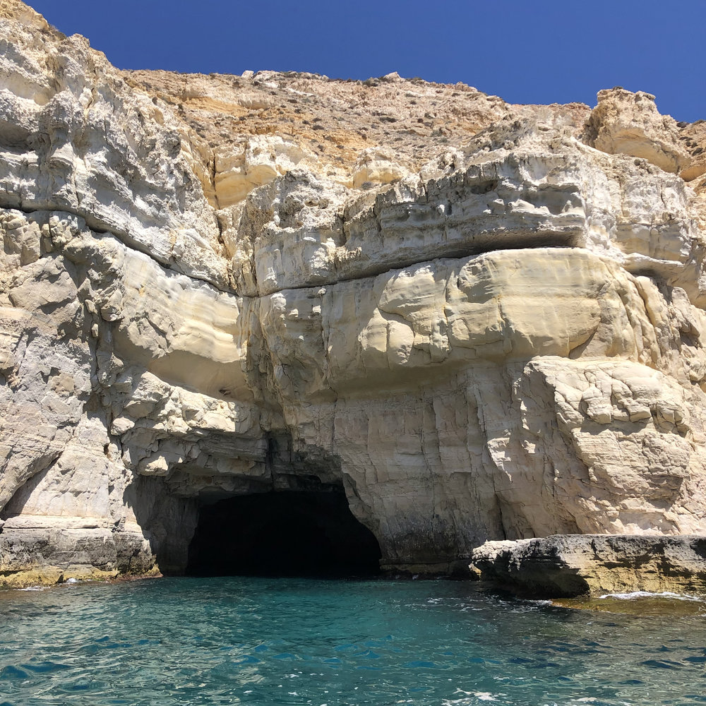 Una cueva accesible desde el mar.