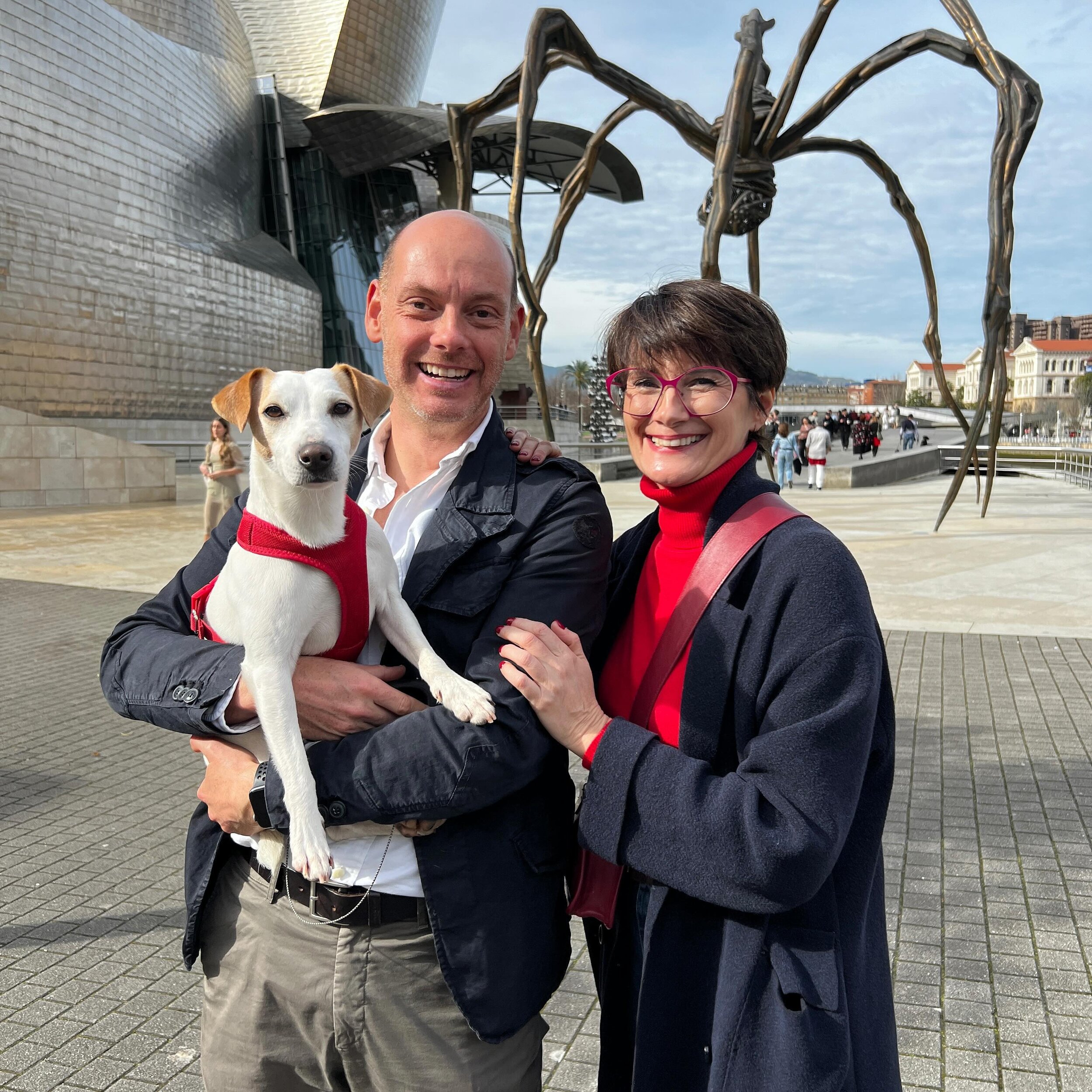 HOY, &Uacute;LTIMO EPISODIO EN TVE
📺 Este s&aacute;bado a las 18.55 @la2_tve estrena el &uacute;ltimo cap&iacute;tulo de &lsquo;Pipper en ruta&rsquo;: Bizkaia. Recorremos Bilbao en el tranv&iacute;a #dogfriendly de @euskotren y subimos al mirador de